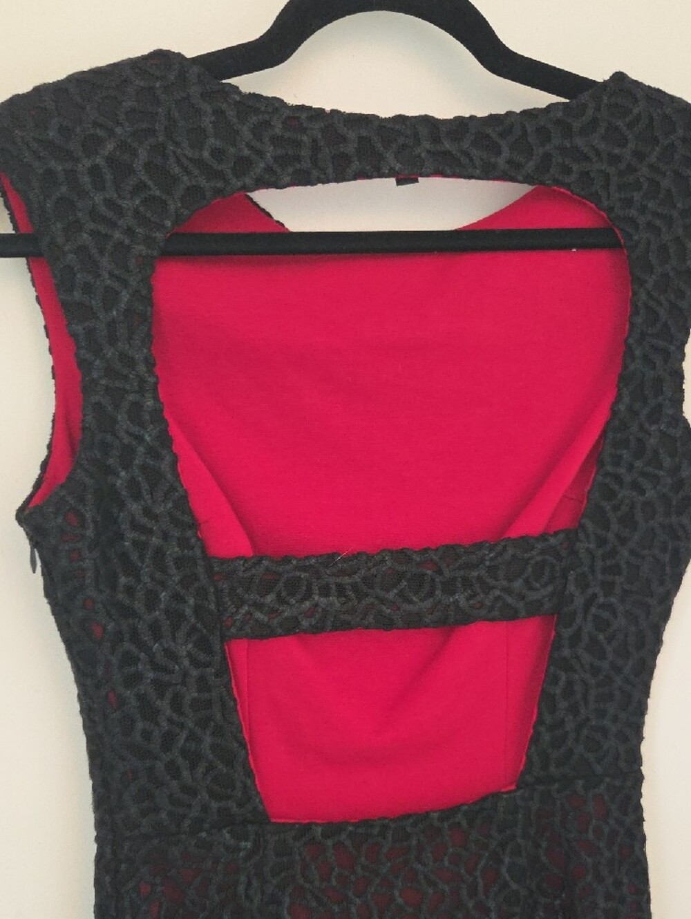 Alberto Makali Black Textured Sheath Dress with Red Lining - Picture 4 of 6